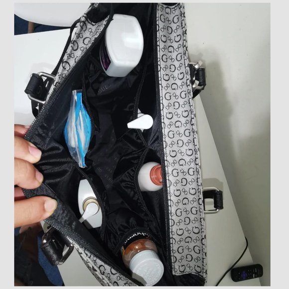 Guess Diaper Bag / Travel Bag | Color: Gray-black | Size large - Picture 8 of 11